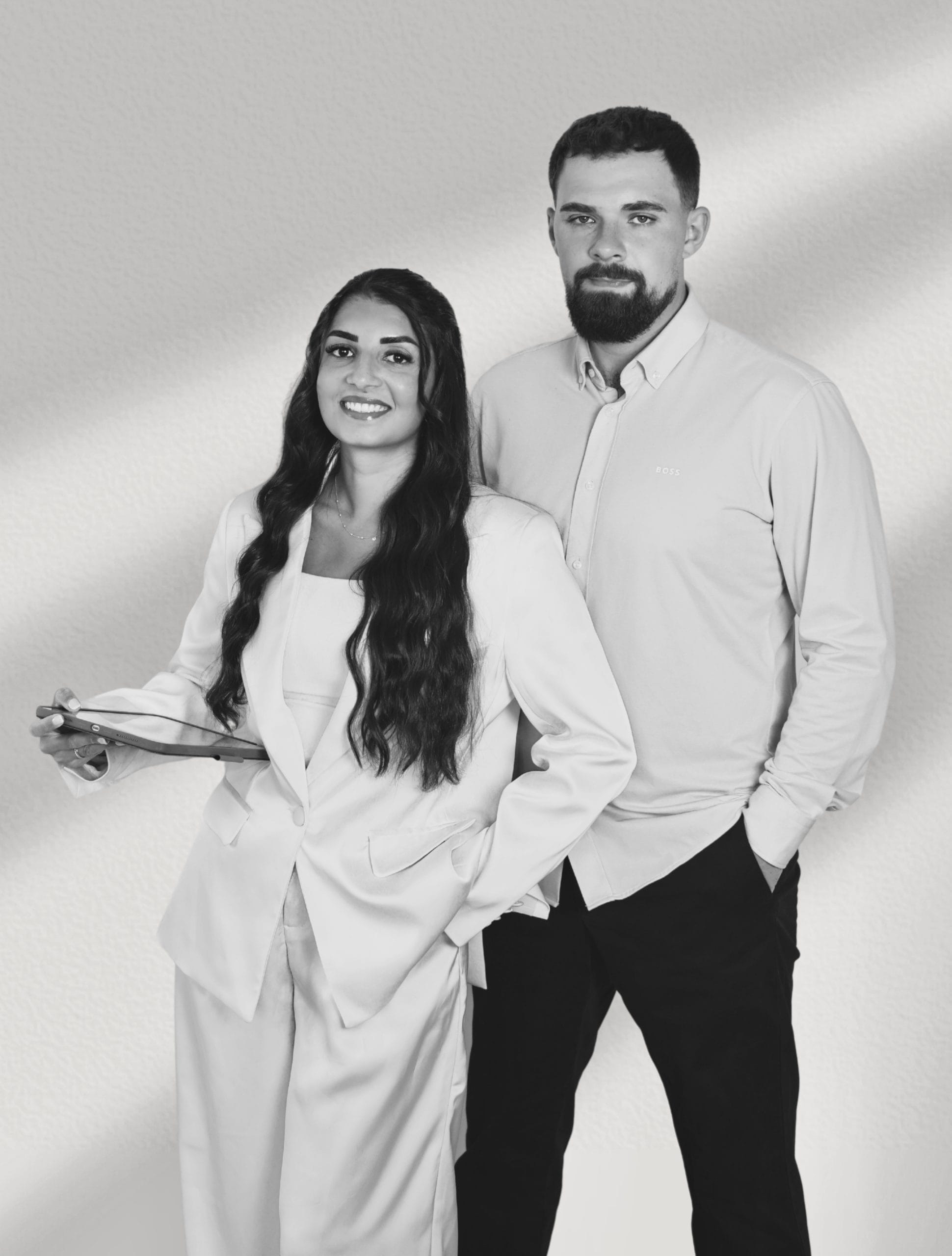 Niko-Salih und Kira Gürpinar – Singam Agency